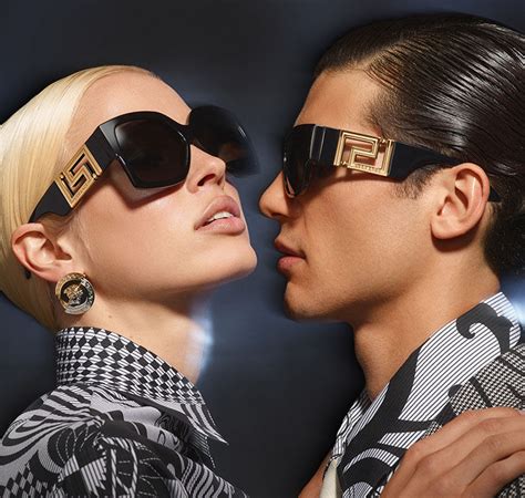 versace eyewear proprietà|who makes versace eyewear.